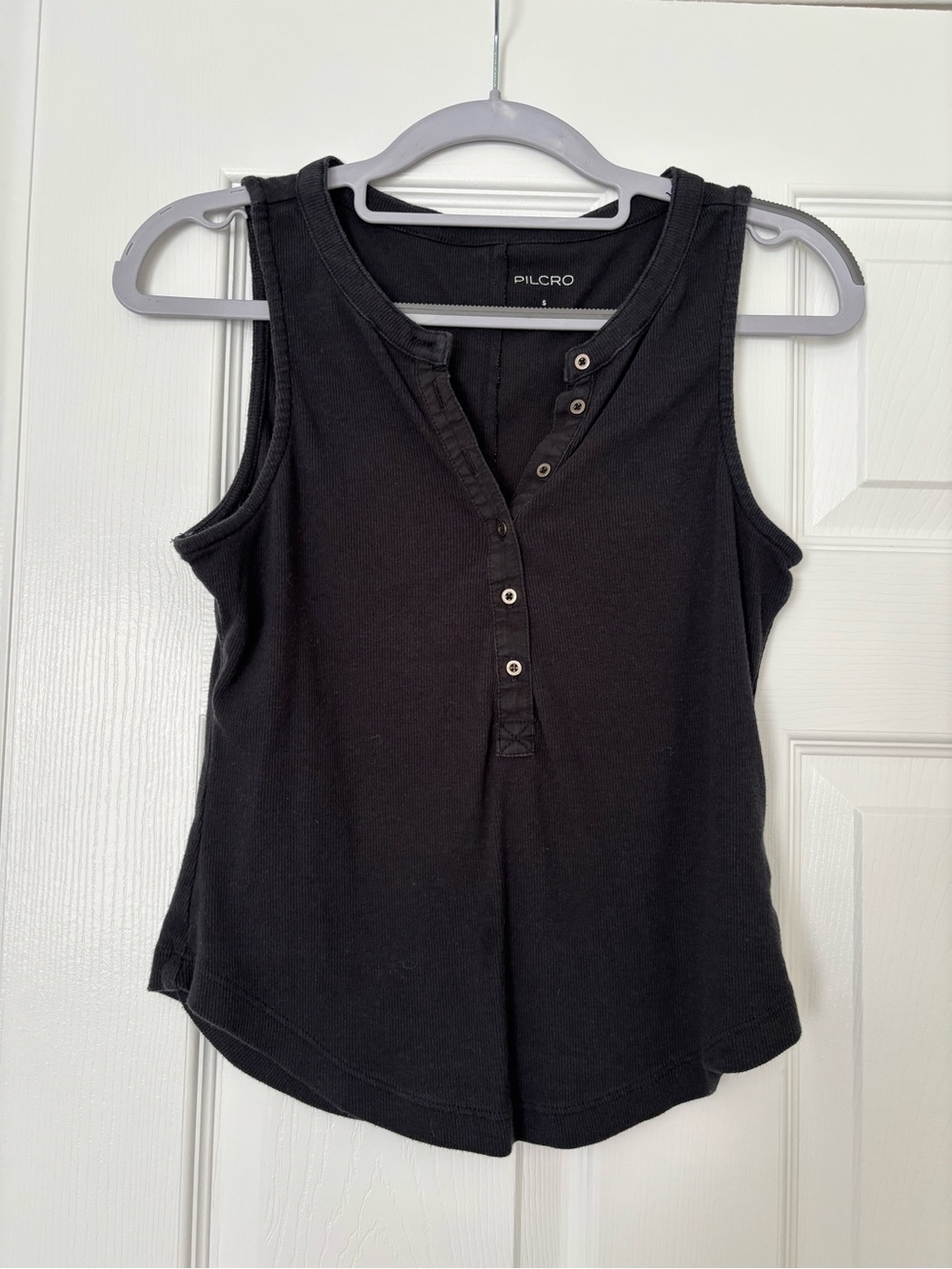 Pilcro Black Button-Front Sleeveless Henley Tank